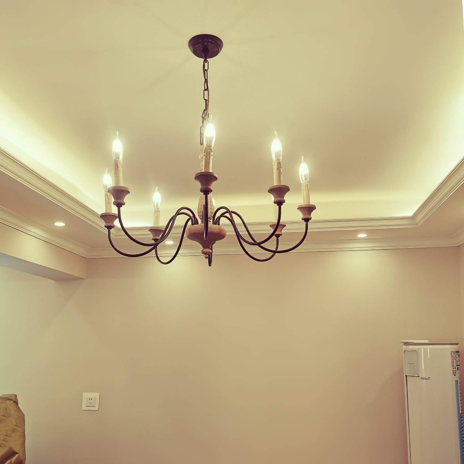 Ljomuvyi Traditional Farmhouse Metal Wood Chandelier