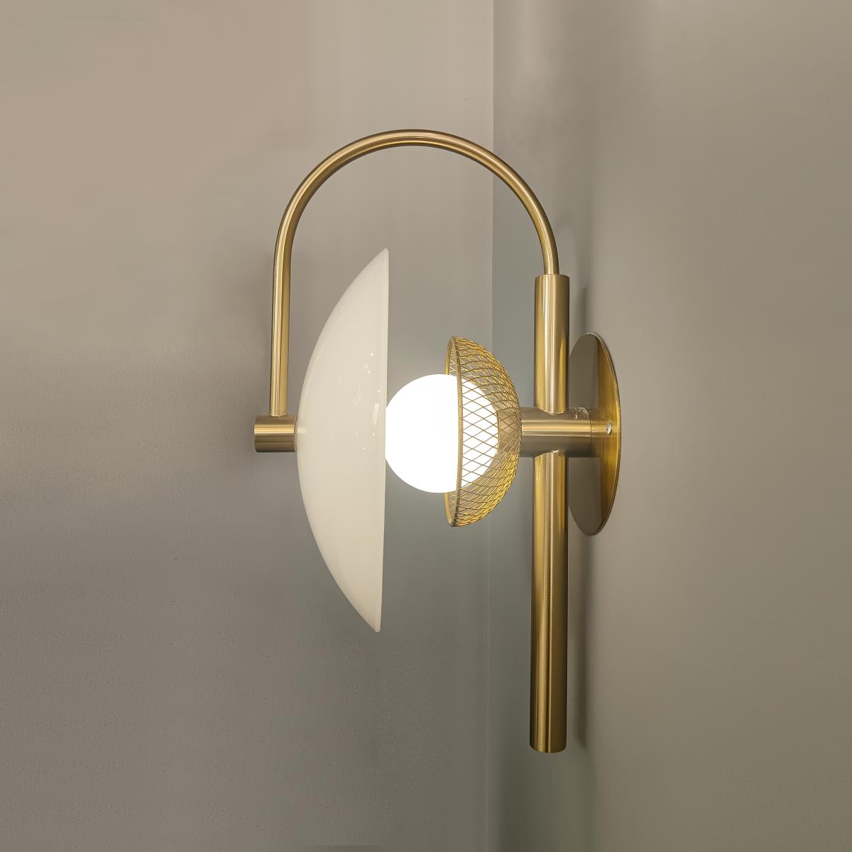 Norduvyn Modern Minimalist Art Metal Glass Wall Lamp
