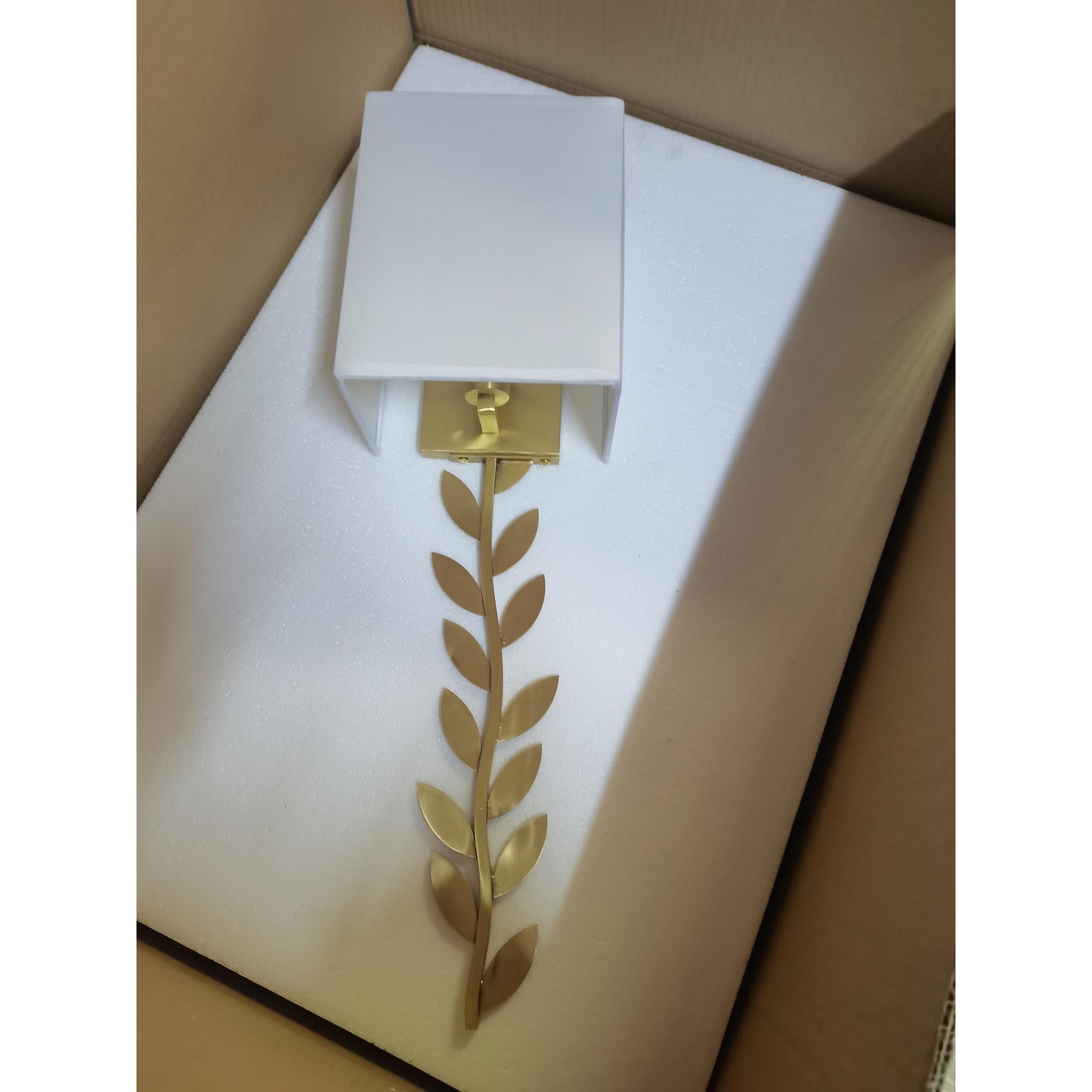 Plotuvyo Modern Minimalist Grove Brass Fabric Metal Wall Lamp