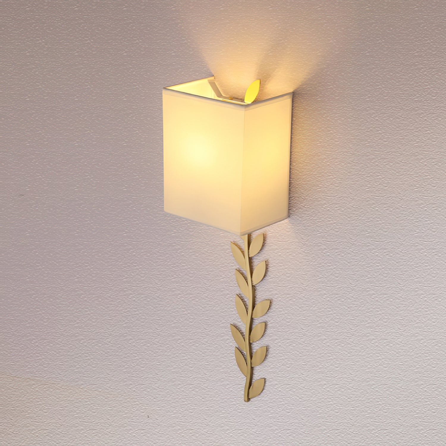Plotuvyo Modern Minimalist Grove Brass Fabric Metal Wall Lamp