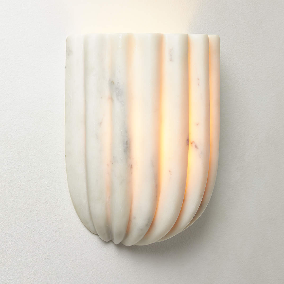 Tinduvys Elegance Ariel Single Marble Fluted Wall Lamp