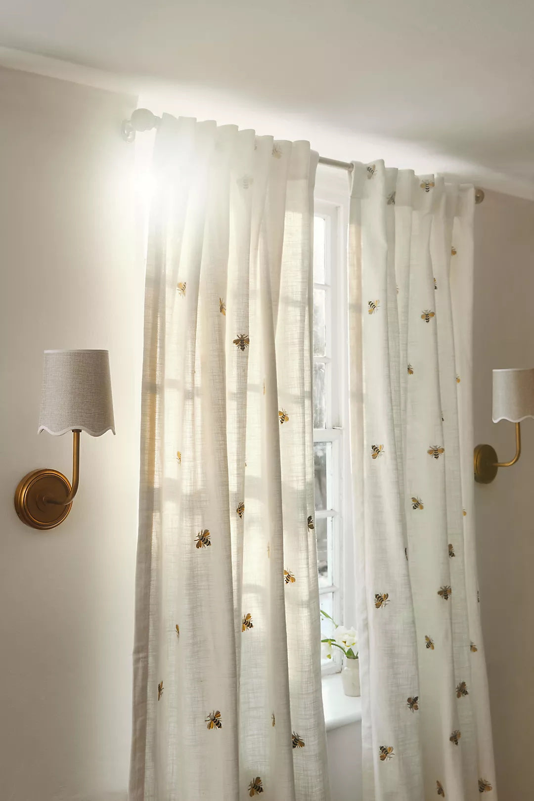 Sifuvyo Modern Minimalist Fabric Metal Wall Lamp
