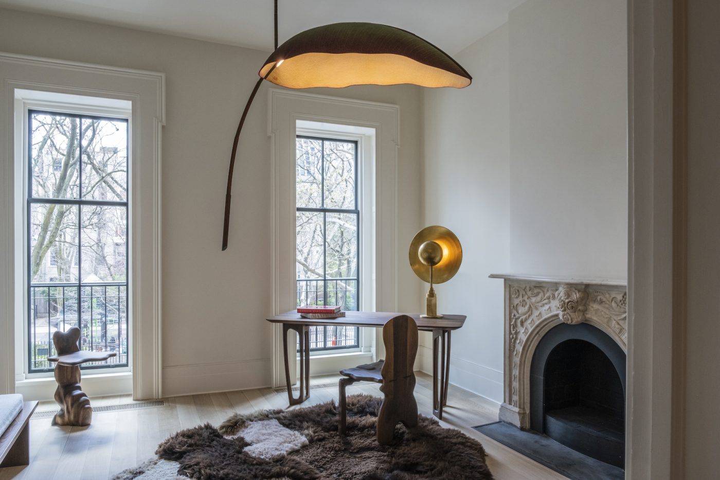 Rauduvyu Modern Minimalist Leaf Black Metal Chandelier
