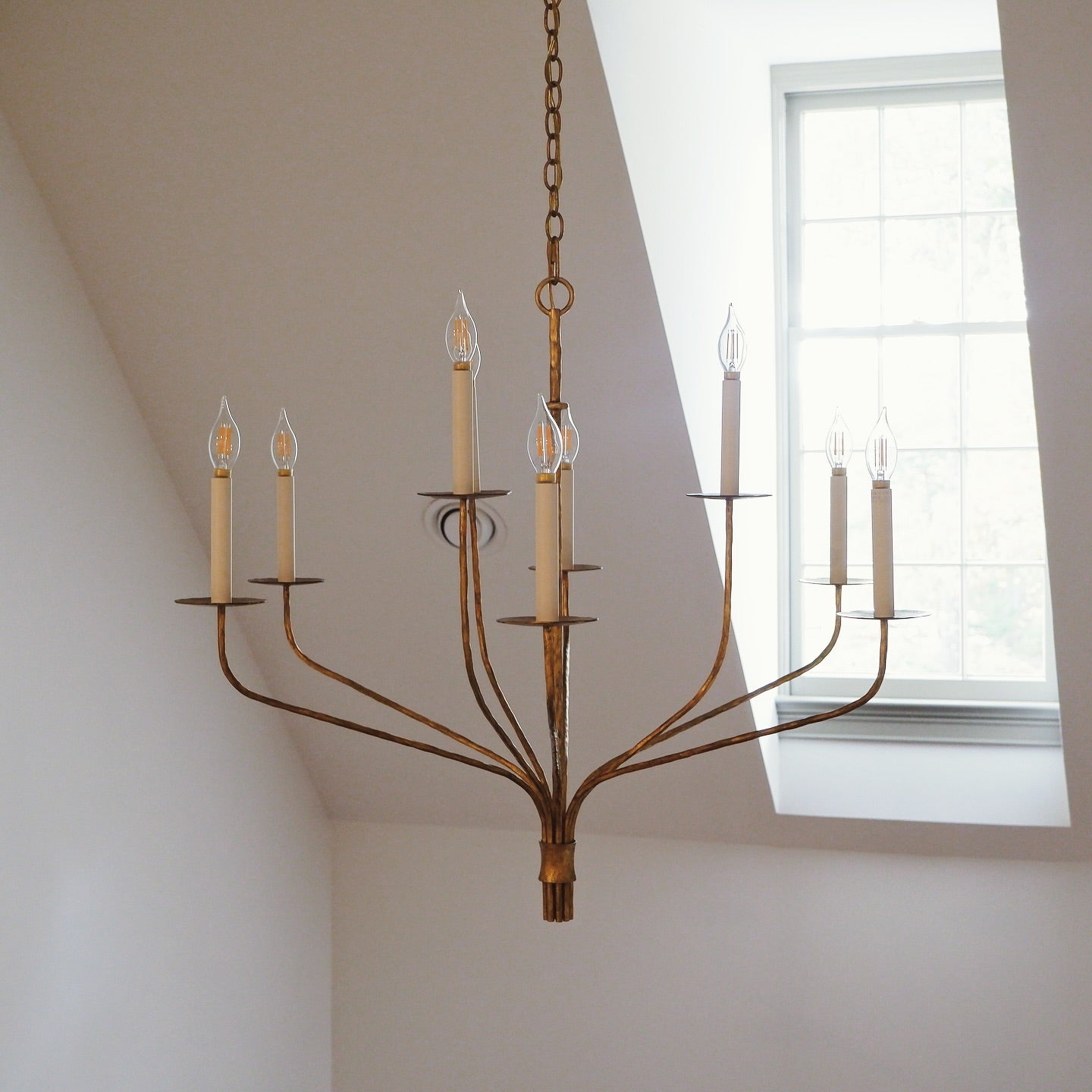 Caeluvyh Vintage Industrial Black Metal Chandelier
