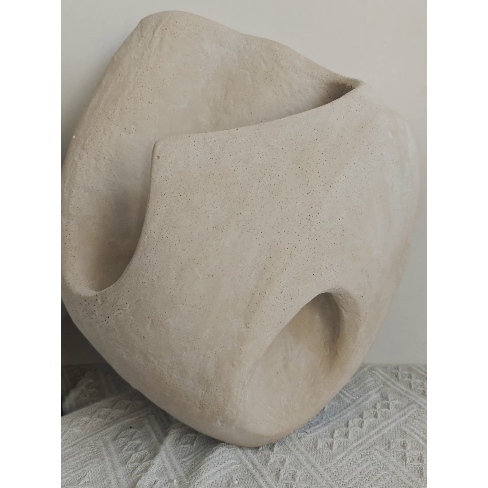Claro Individual Creativity Hollow Cement Wall Lamp - Lamp Copper