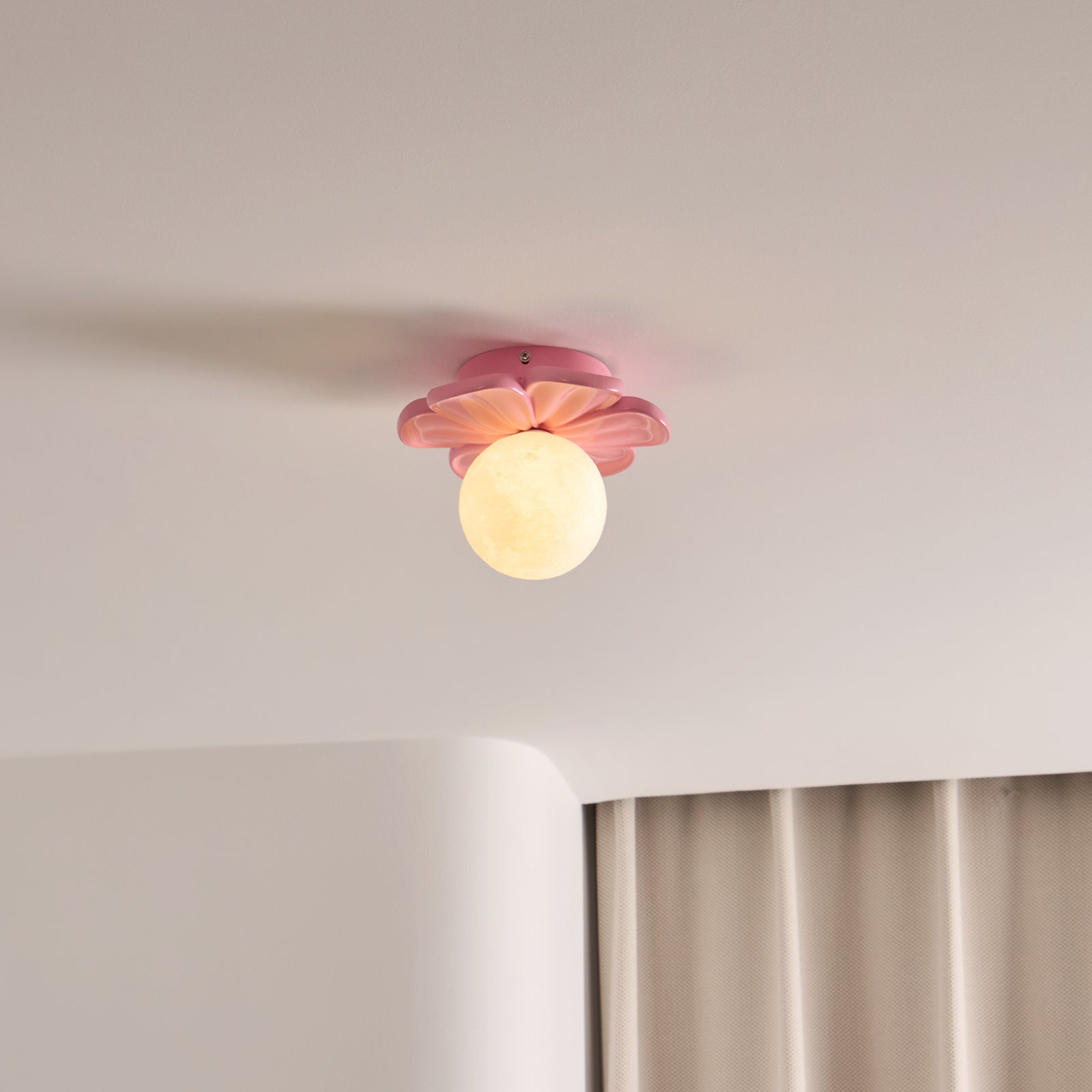 Quip Individual Creativity Bloom Flower Resin Ceiling Lamp - Lamp Copper