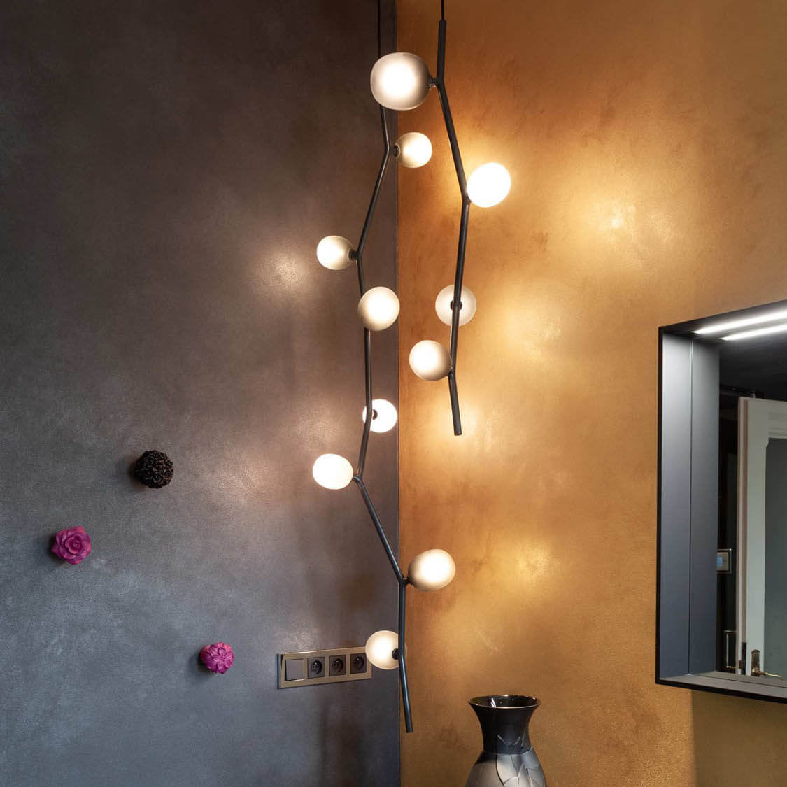 Isolora Modern Minimalist Vertical Glass Pendant Lamp - Lamp Copper