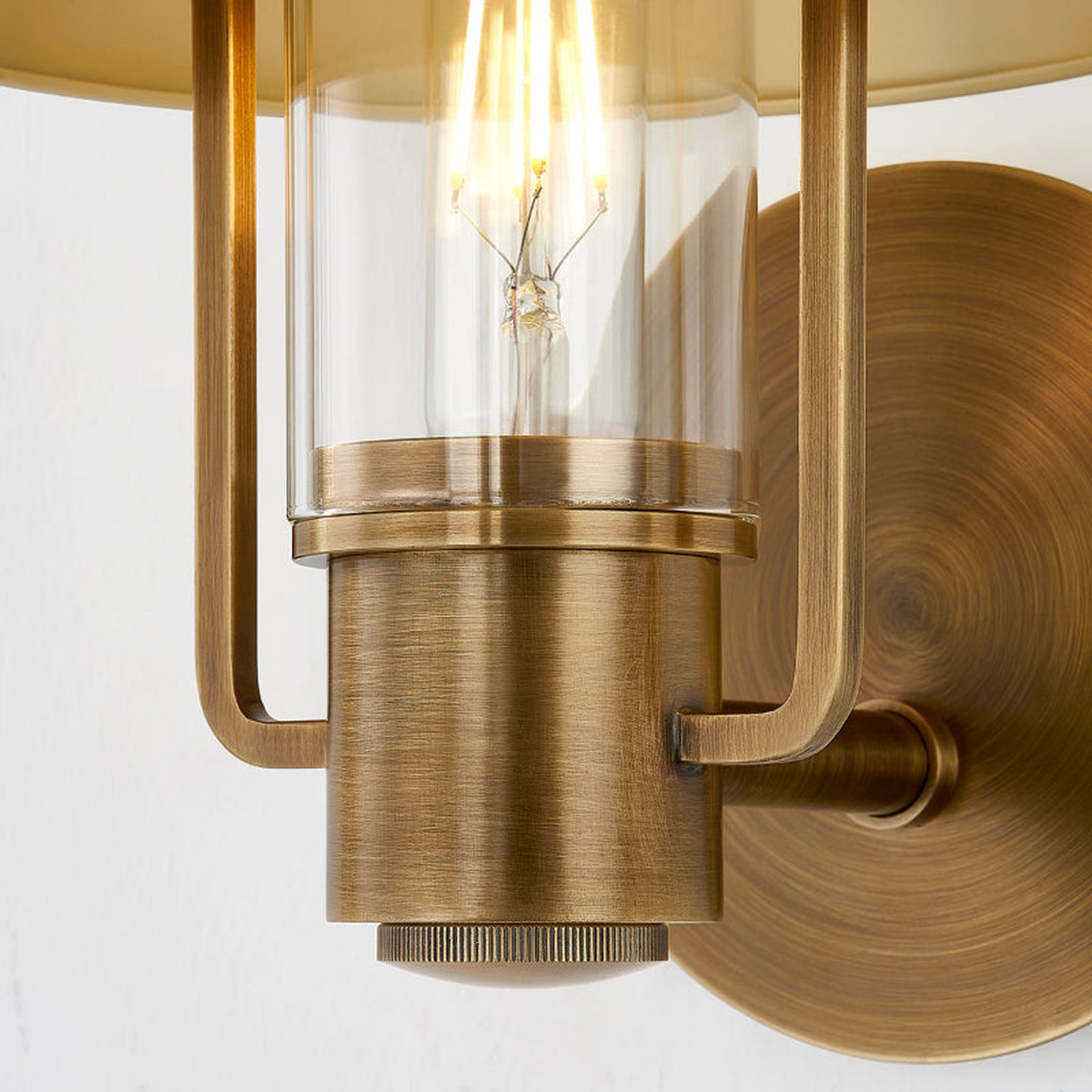 Kellen Sconce