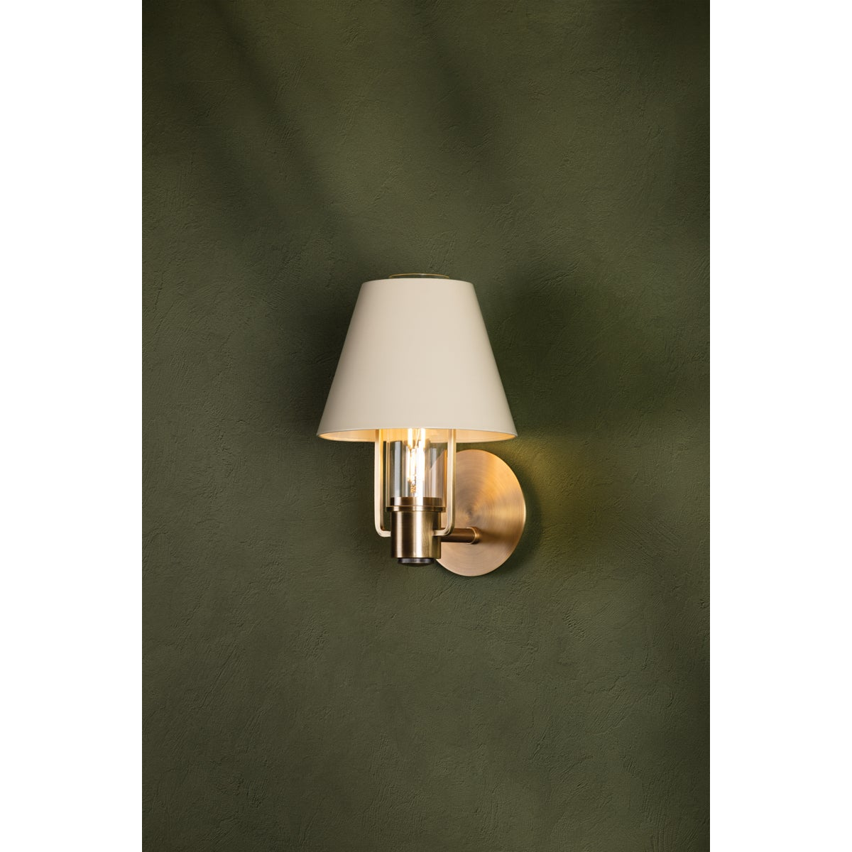 Kellen Sconce