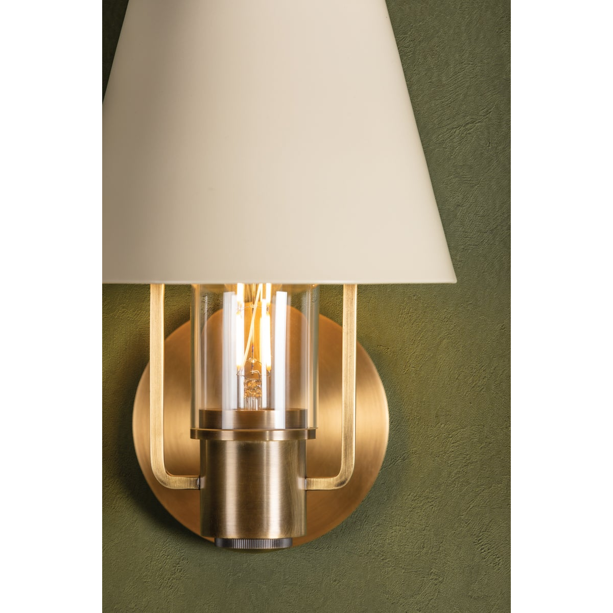 Kellen Sconce
