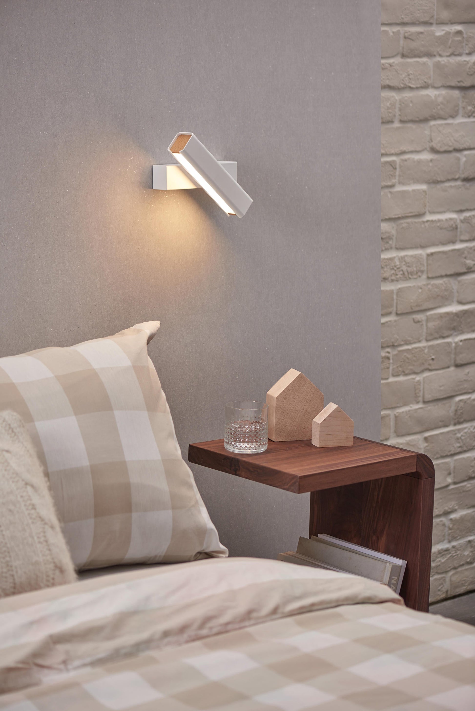 Olvynora Rotating Modern Minimalist Wooden Metal Wall Lamp - Lamp Copper