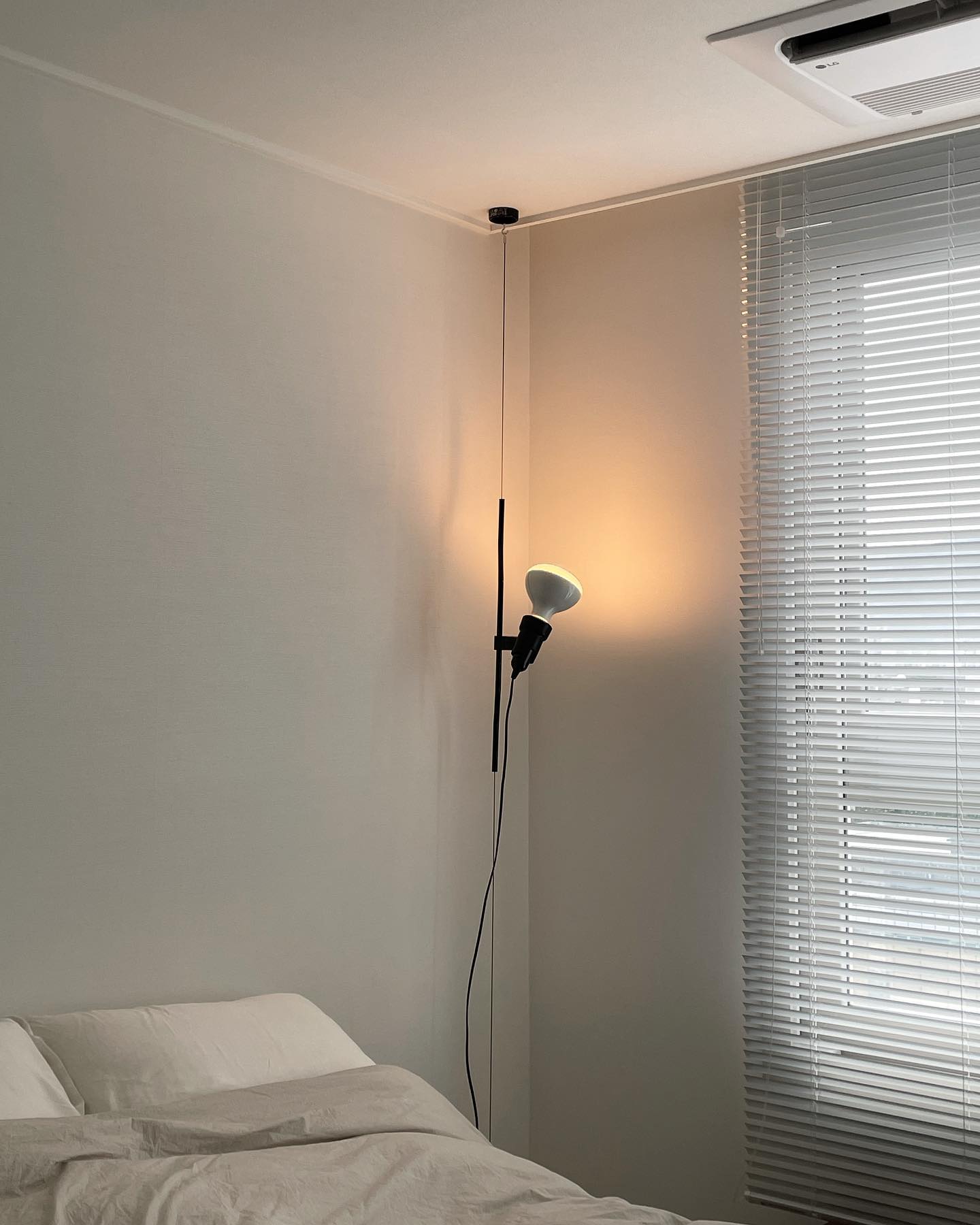 Ilthair Modern Minimalist Metal Pendant Light - Lamp Copper