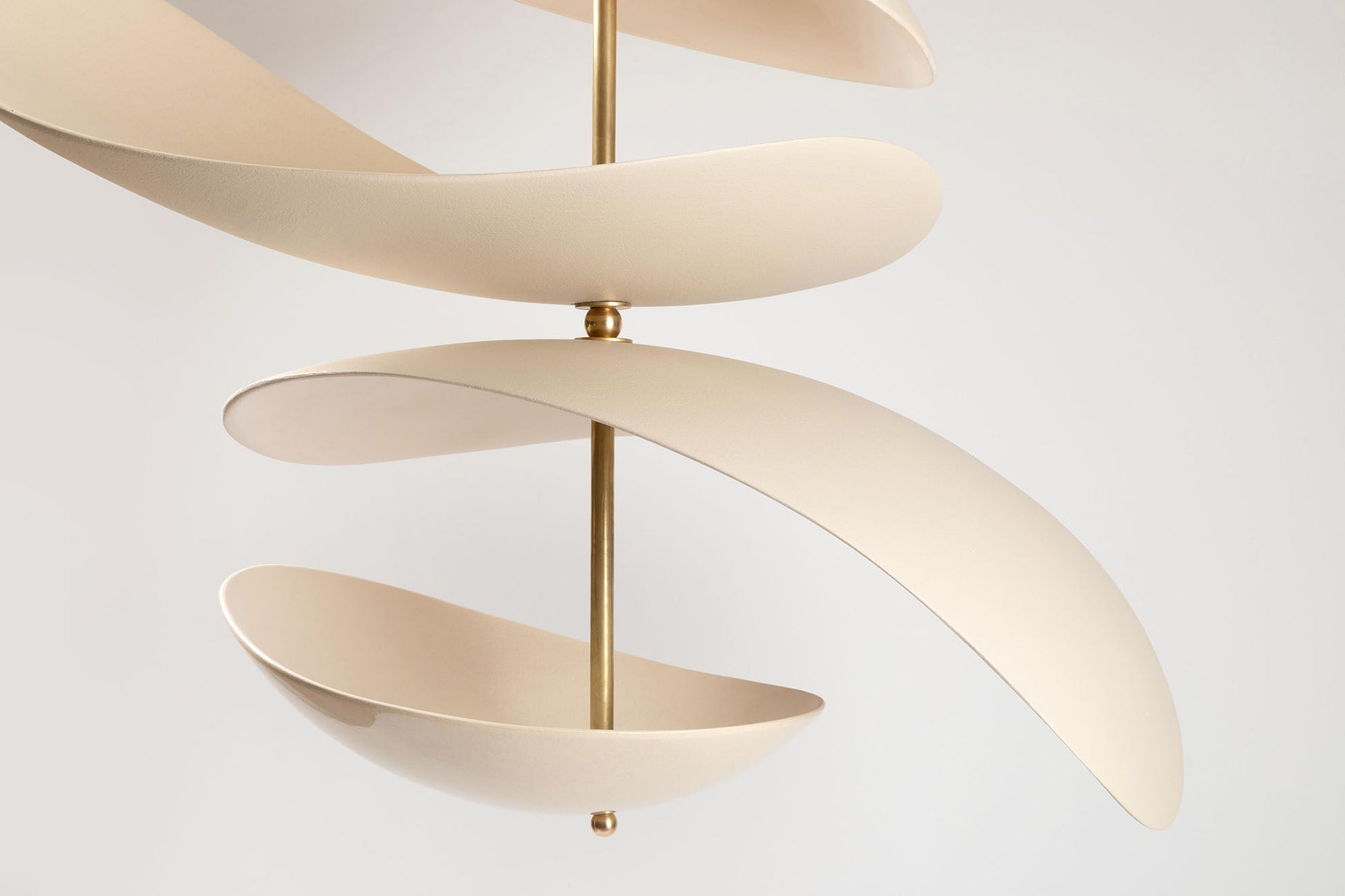 Unorara Premium Nordic Floating Metal Pendant Lamp - Lamp Copper