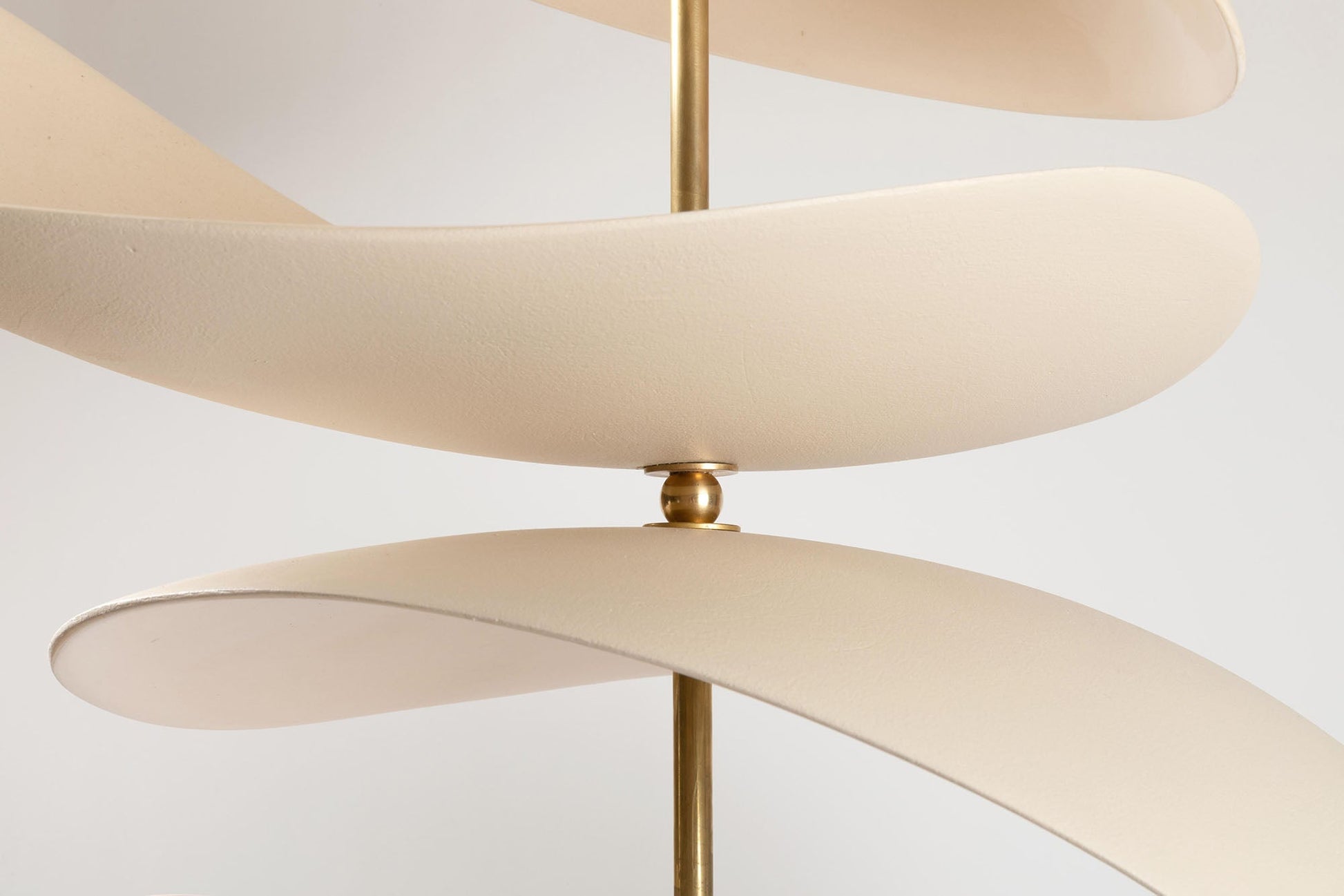 Unorara Premium Nordic Floating Metal Pendant Lamp - Lamp Copper