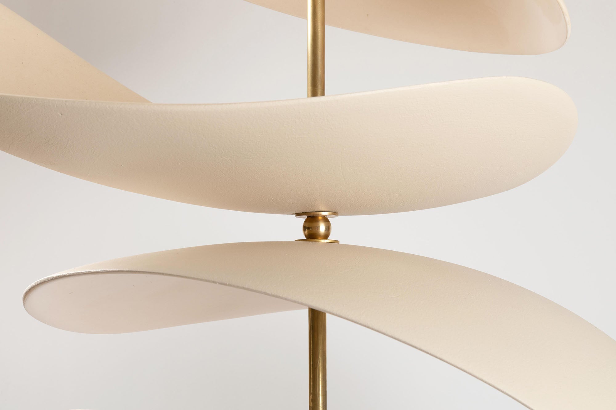Unorara Premium Nordic Floating Metal Pendant Lamp - Lamp Copper