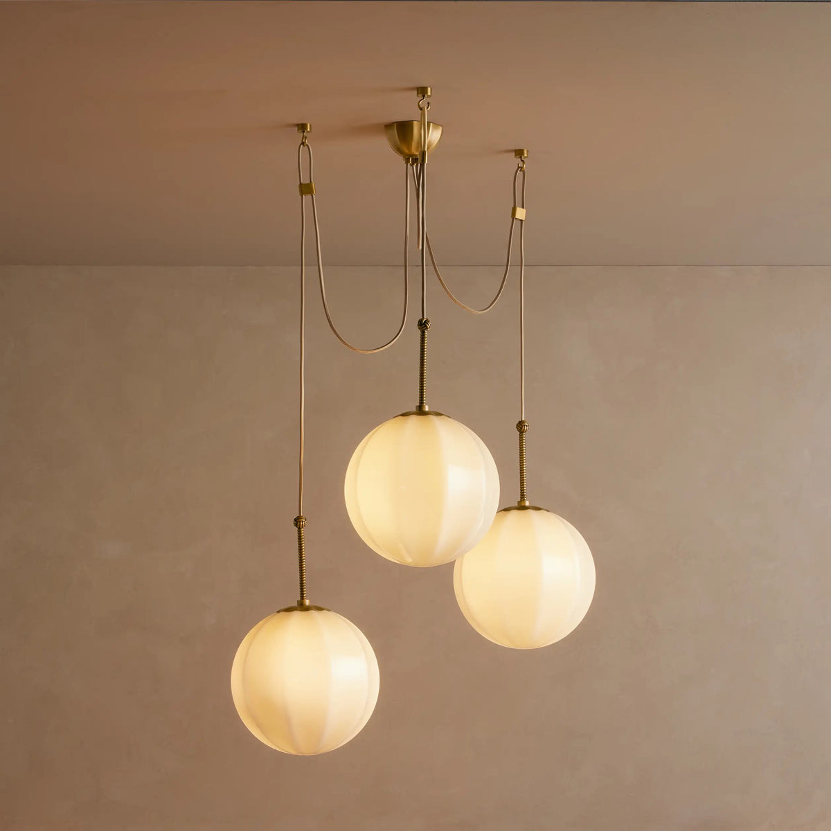Abri Chandelier