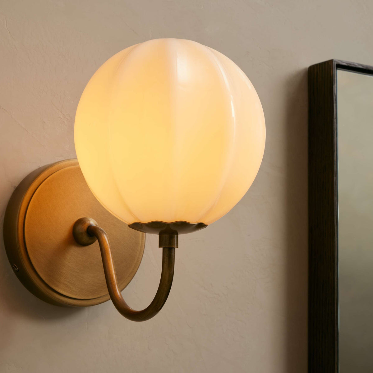 Jenna Gooseneck Sconce