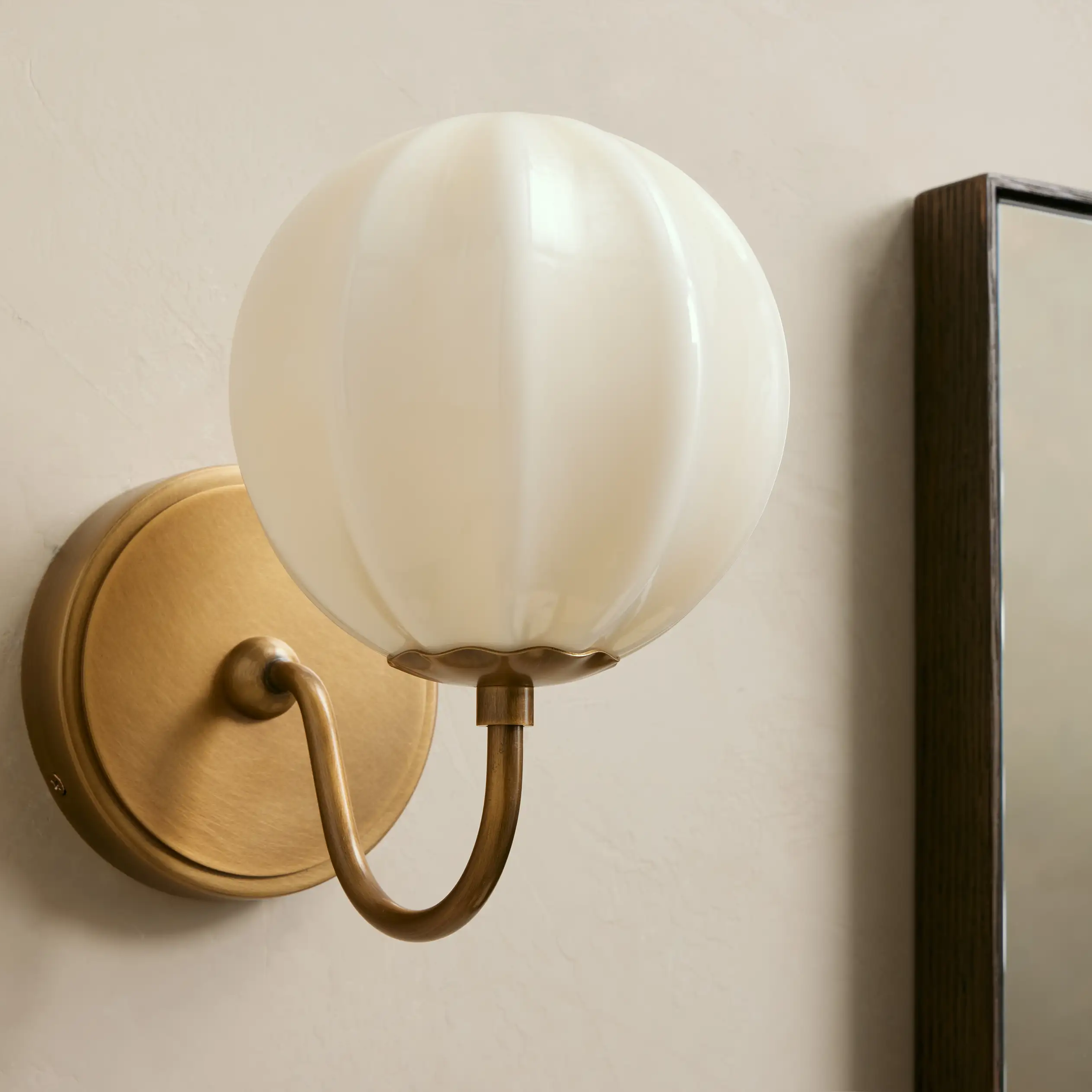 Jenna Gooseneck Sconce