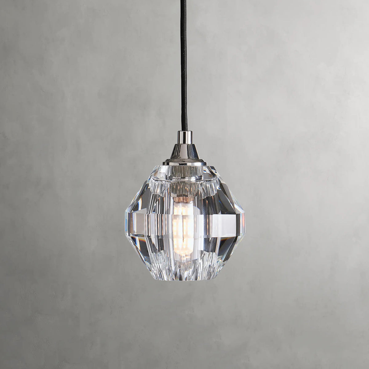 Leonie Pendant