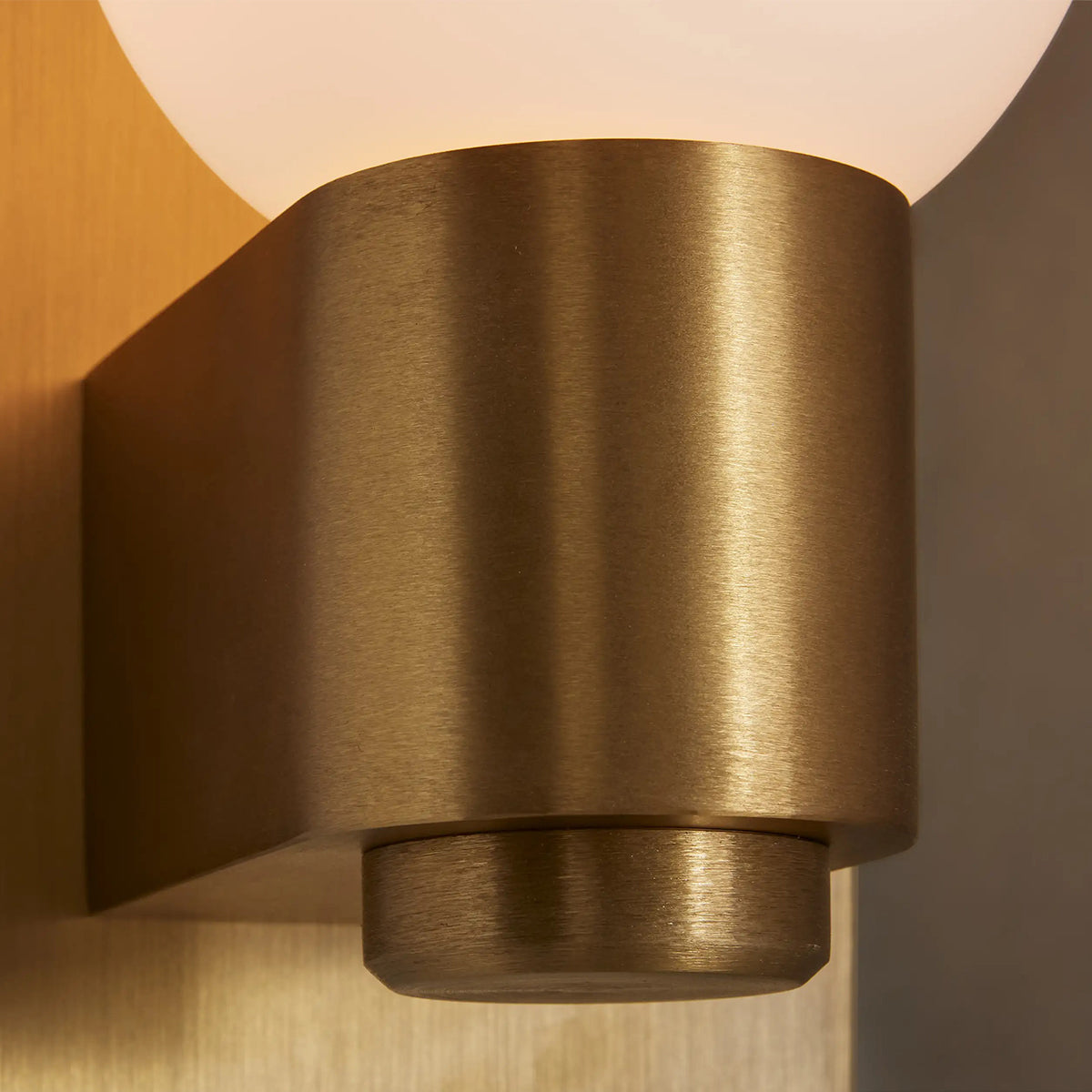 Samson Sconce