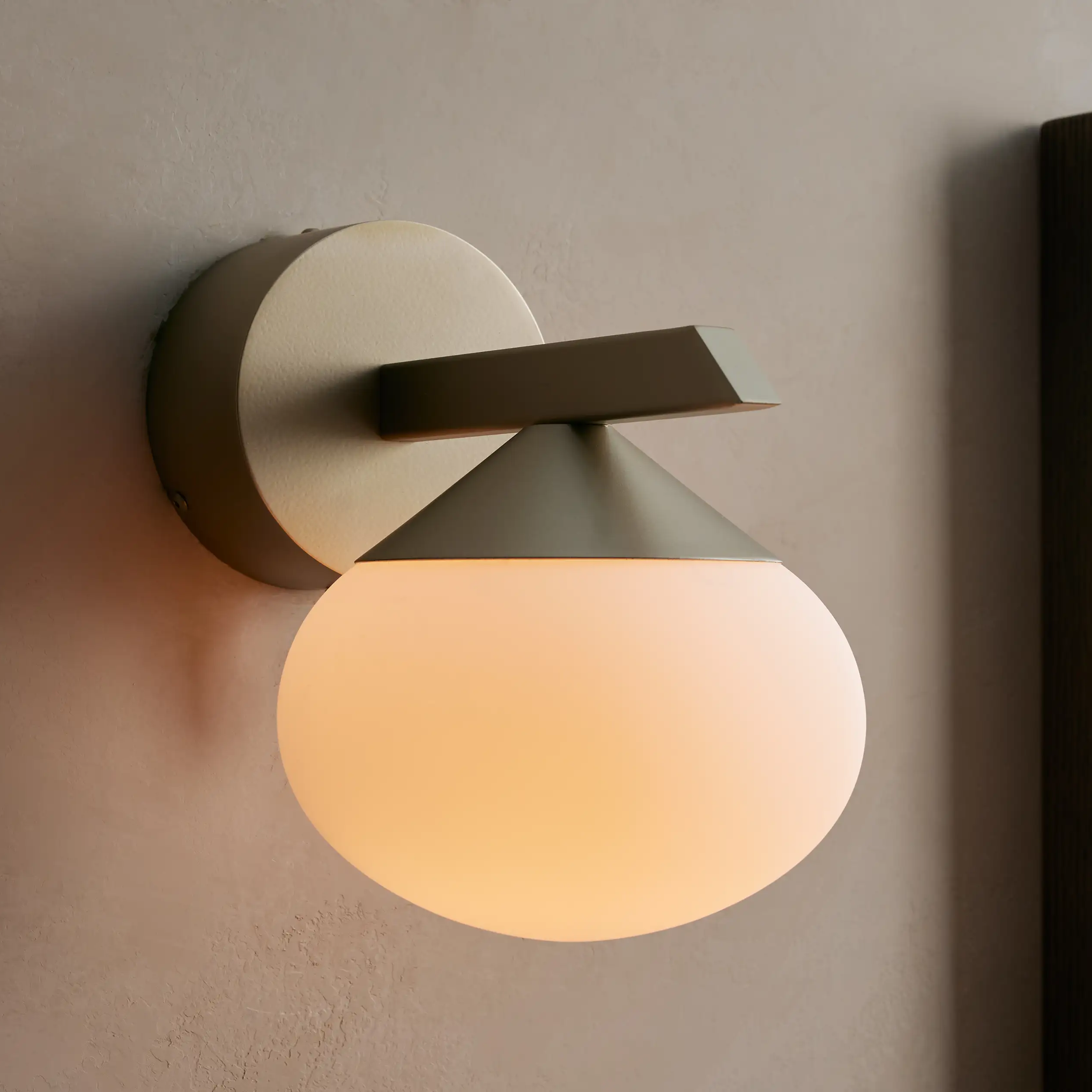 Lux Sconce