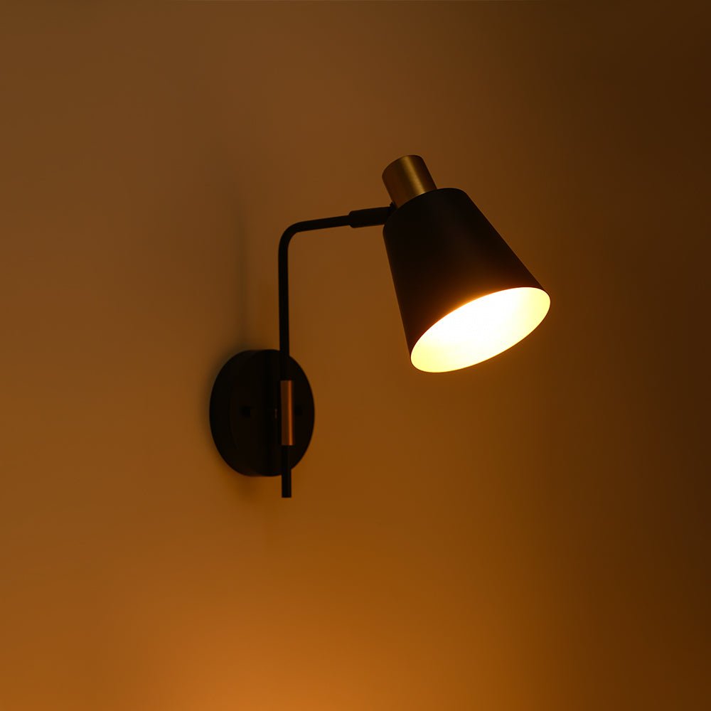 Blikuvyx Adjustable MetalWall Lamp
