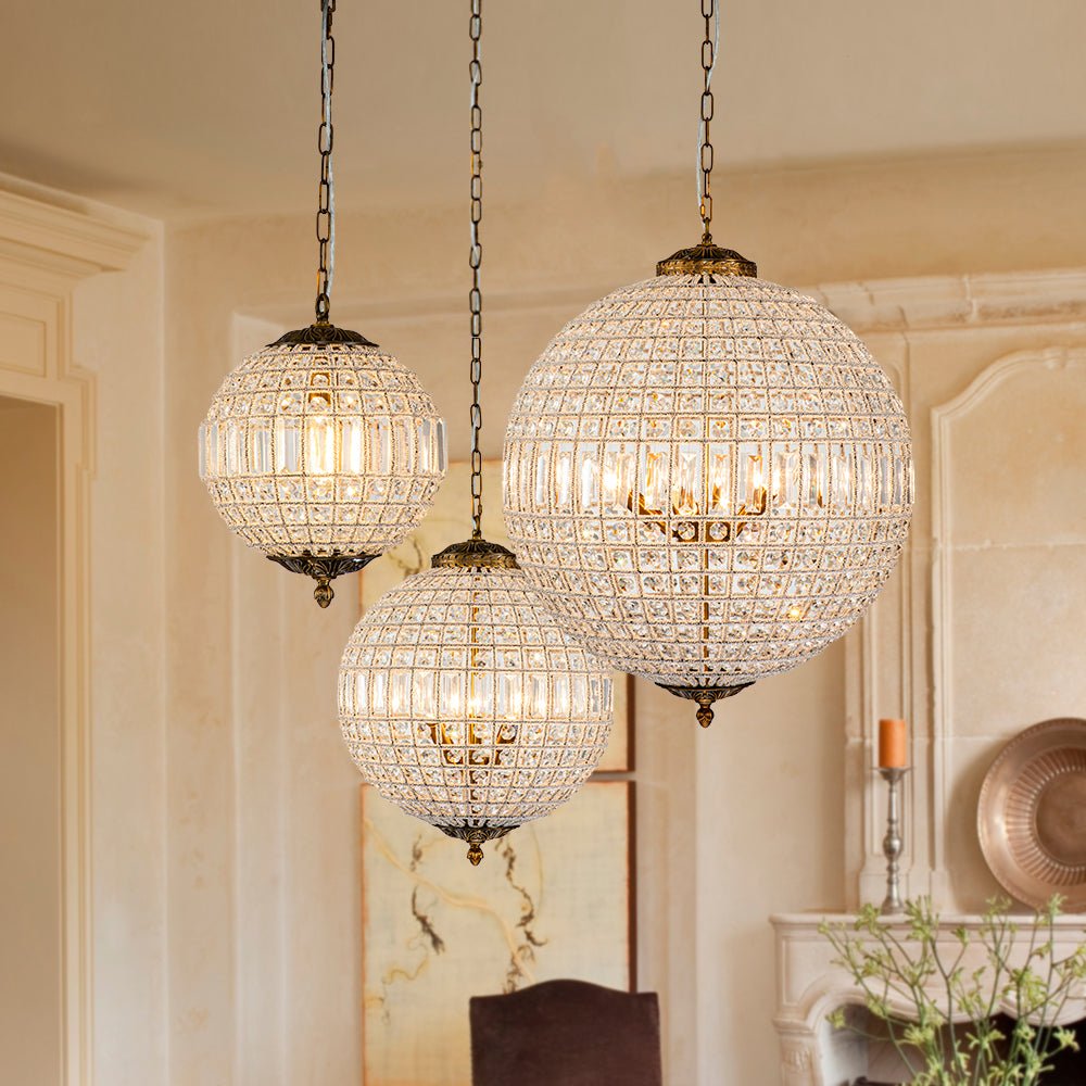 Roligt Vintage Globe Brass Crystal Chandelier