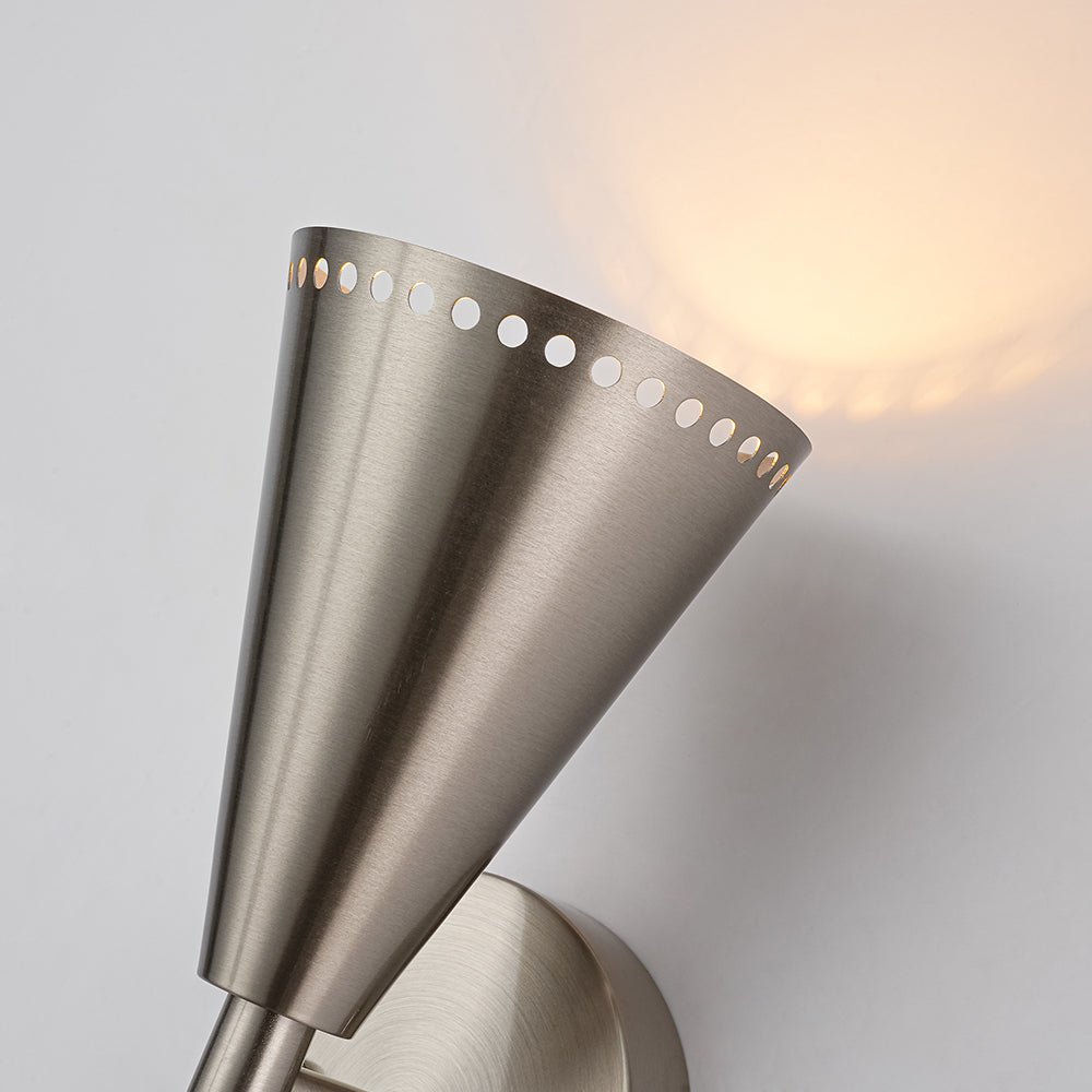 Nordulix Mid-Century Modern Metal Wall Sconce