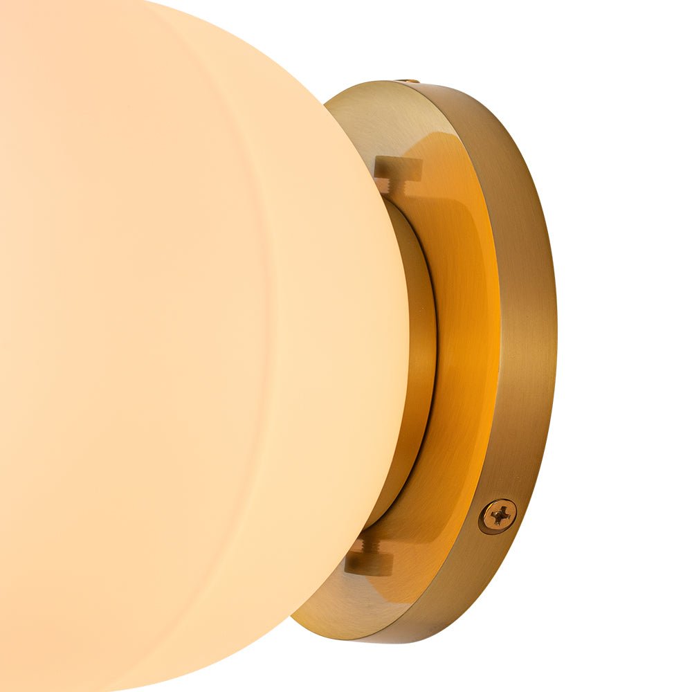 Kvennlig Simple Gold Frosted Glass Wall Light