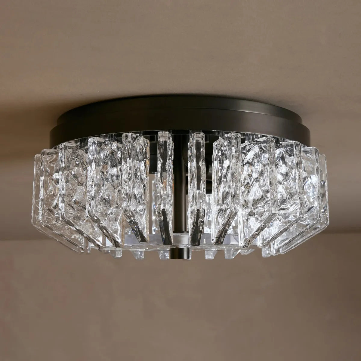 Niva Flush Mount