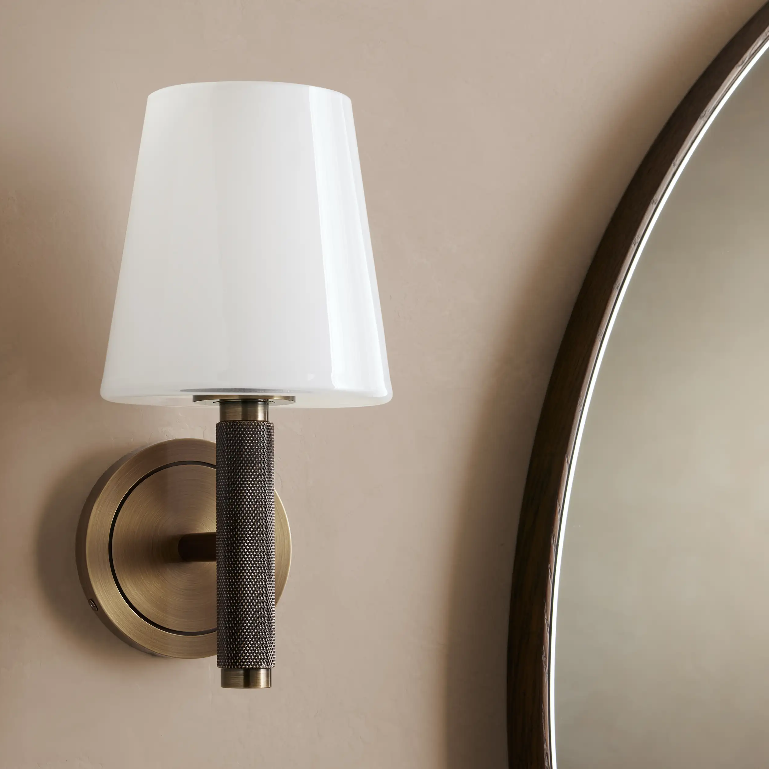 Leni Sconce