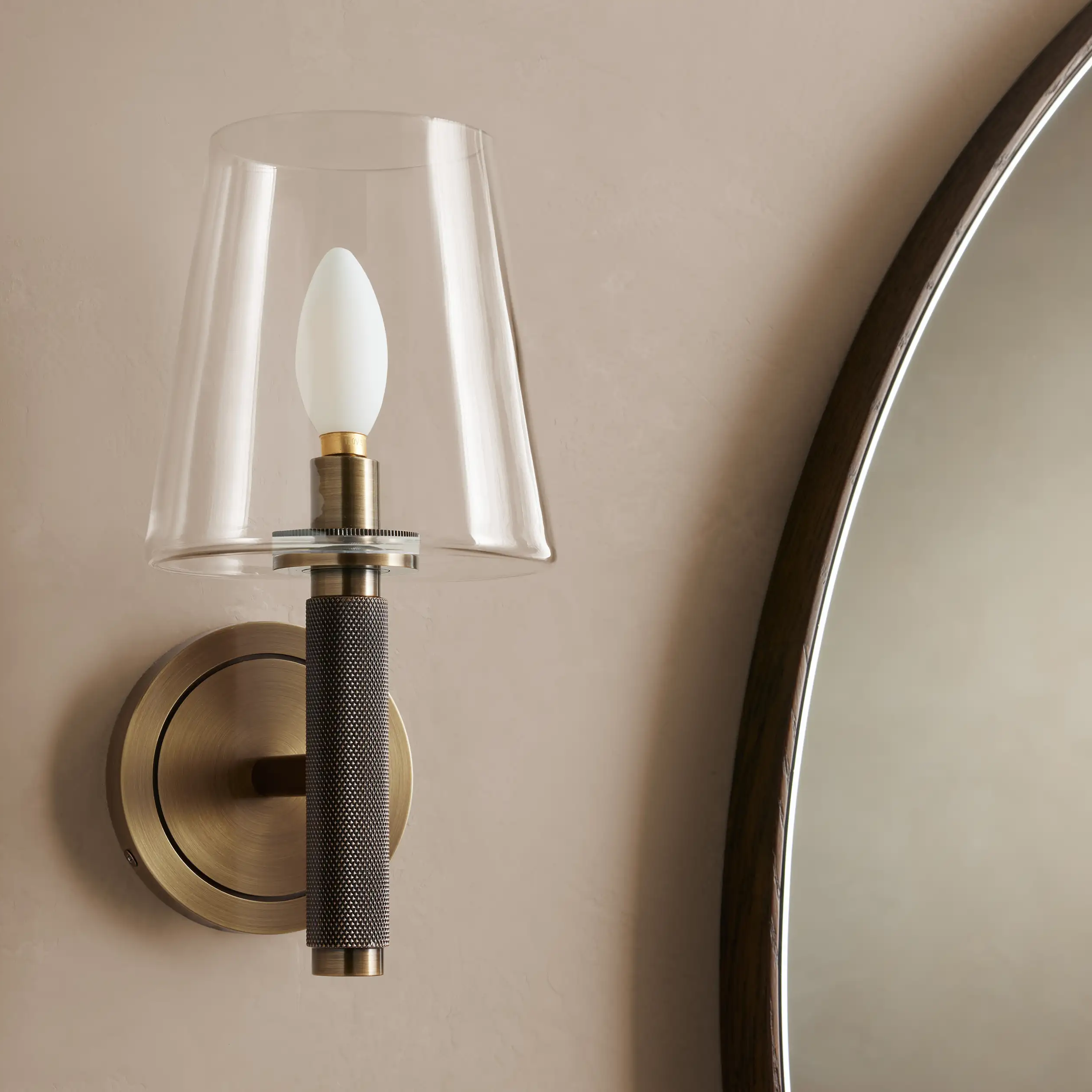 Leni Sconce
