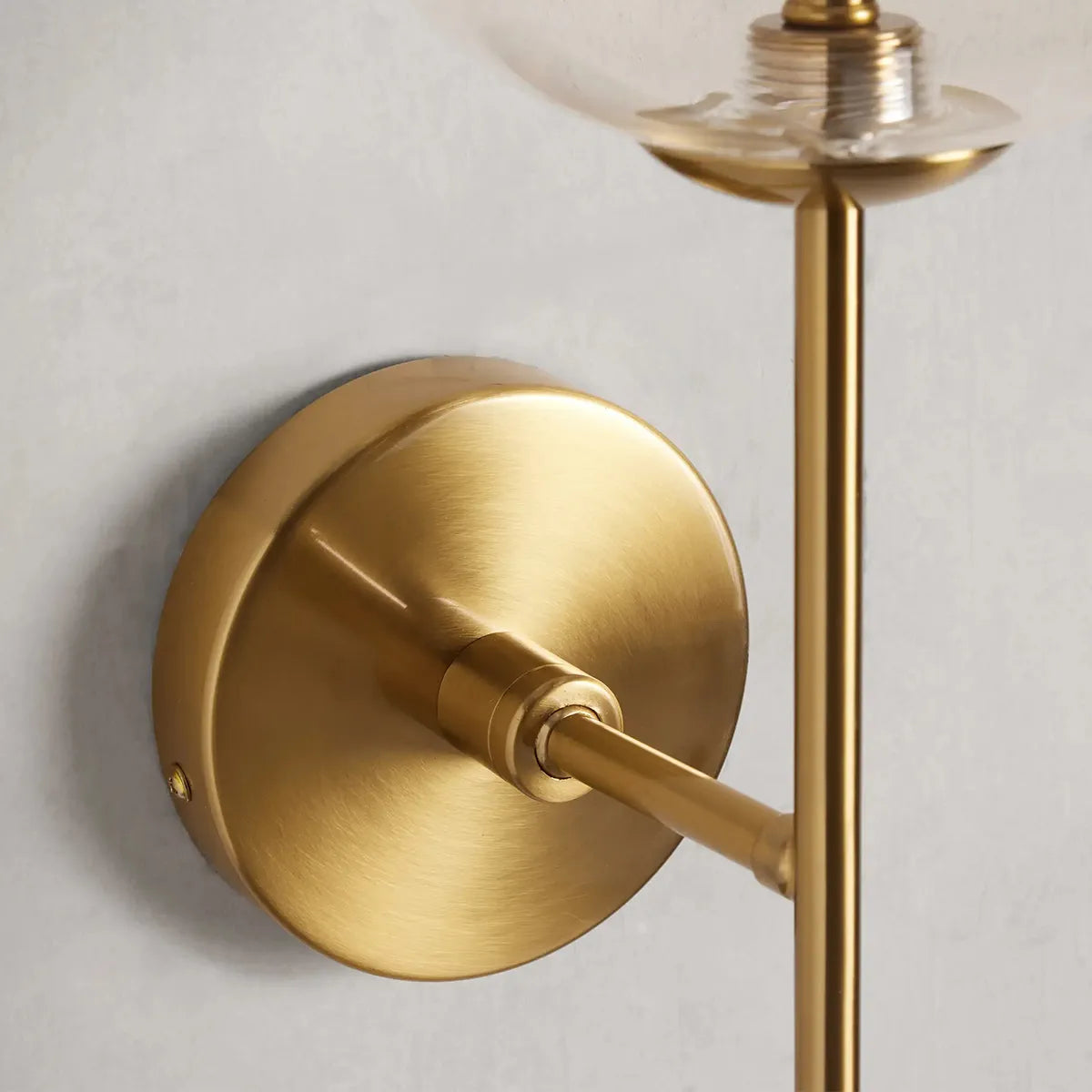 Una Sconce